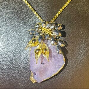 Elegant Gold and Purple Pendant Necklace